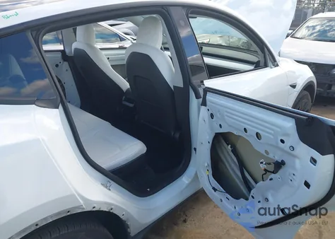 2022 Tesla Model Y Long Range Dual Motor All-Wheel Drive from USA, damaged, VIN 7SAYGAEE7NF391250